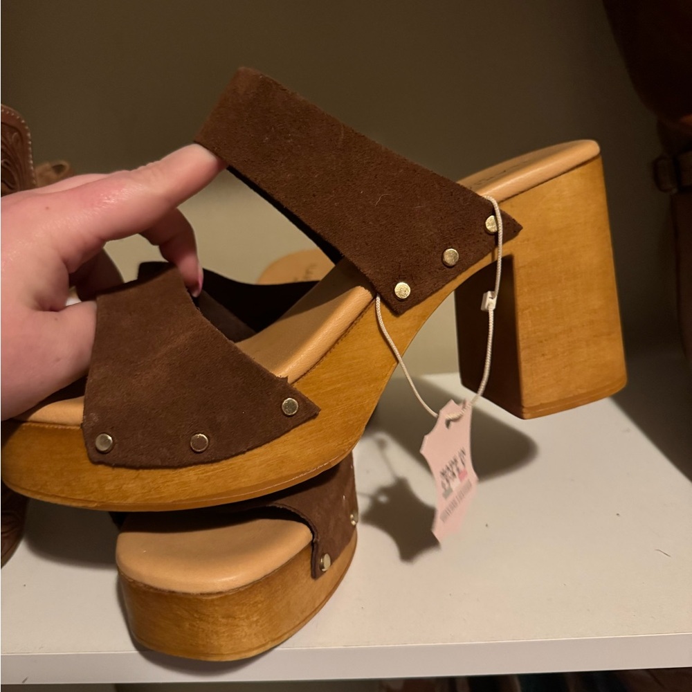 Laura Scott Brown Minimalist Sandals